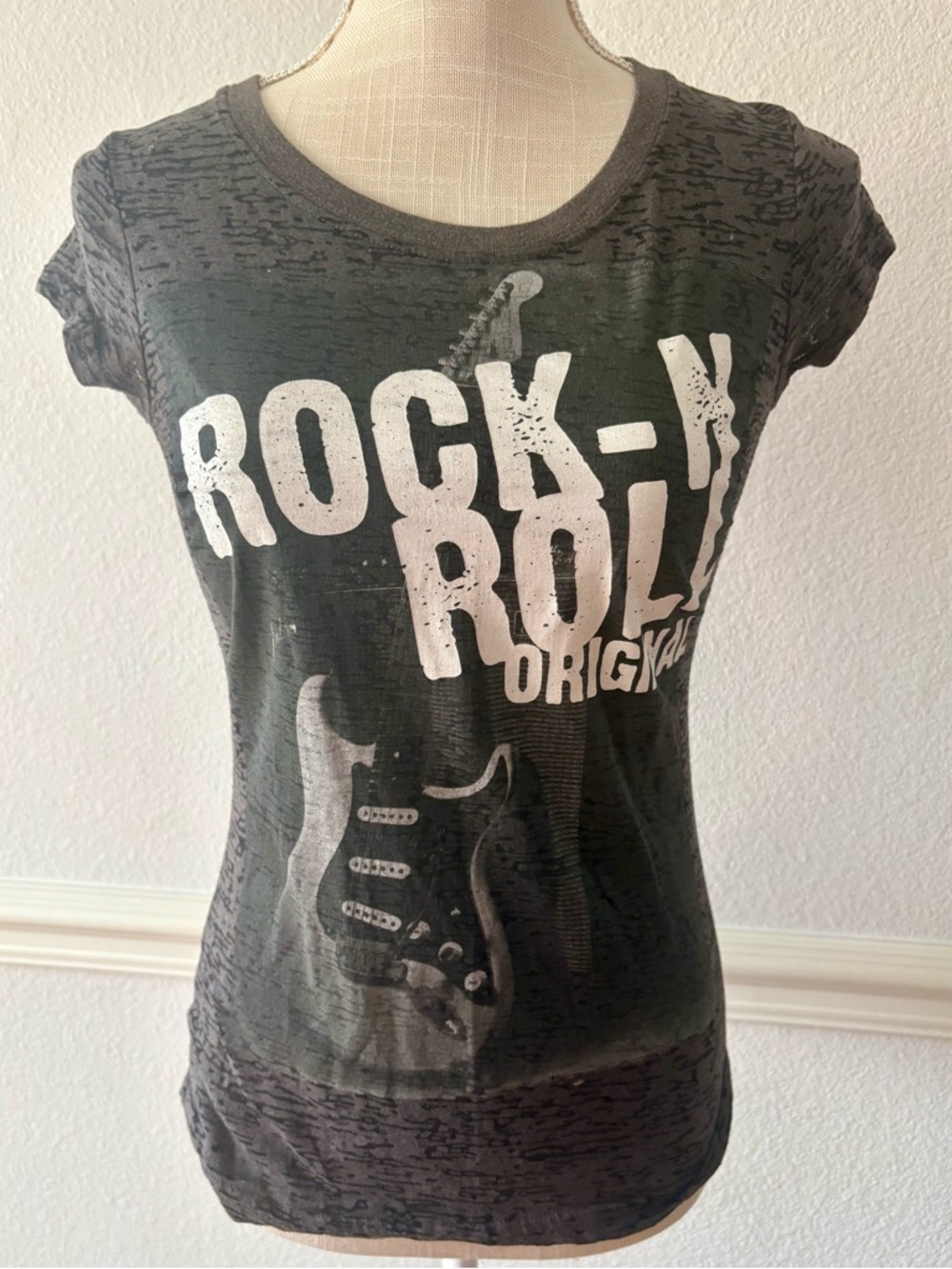 FENDER Rock-N-Roll Graphic Tee in Charcoal Black SZ S